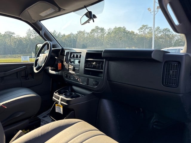 2025 Chevrolet Express Cargo 3500 WT