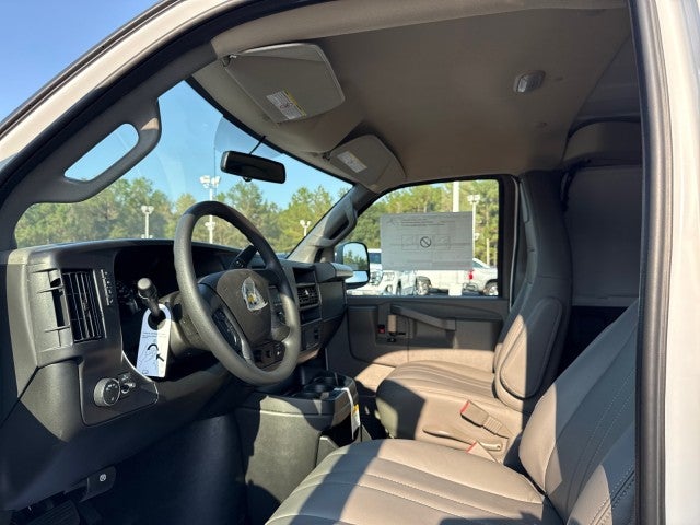 2025 Chevrolet Express Cargo 3500 WT