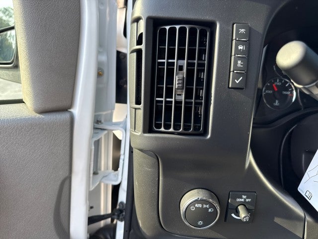 2025 Chevrolet Express Cargo 3500 WT