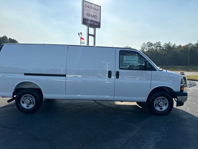 2025 Chevrolet Express Cargo 3500 WT