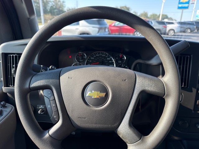 2025 Chevrolet Express Cargo 3500 WT
