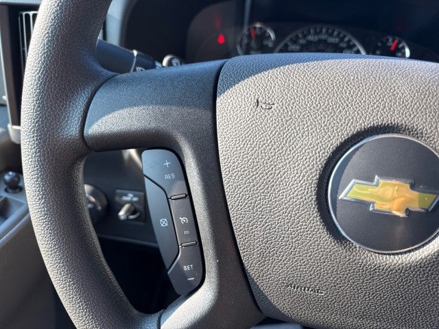 2025 Chevrolet Express Cargo 3500 WT