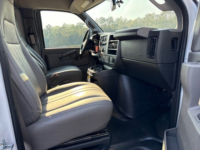 2025 Chevrolet Express Cargo 3500 WT