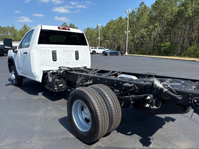 2026 GMC Sierra 3500 HD Chassis Cab Pro