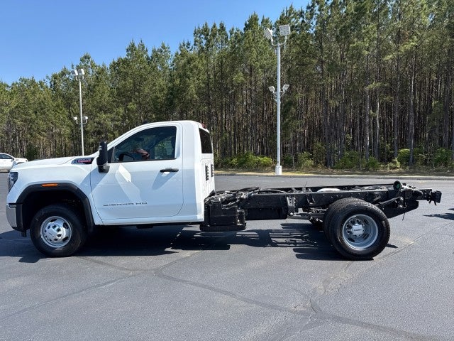2026 GMC Sierra 3500 HD Chassis Cab Pro