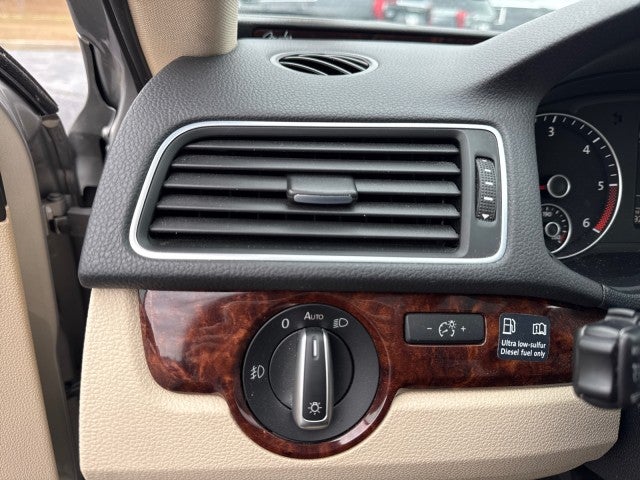 2013 Volkswagen Passat TDI SEL Premium