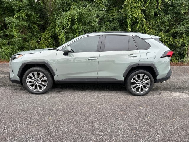 2022 Toyota RAV4 XLE Premium