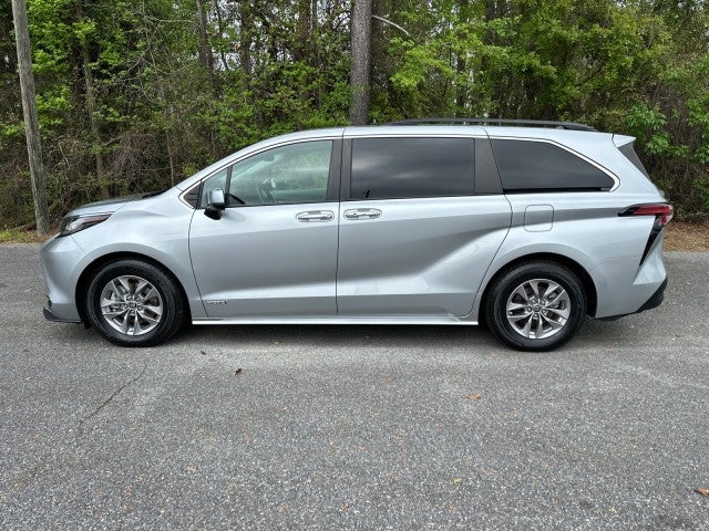2021 Toyota Sienna XLE