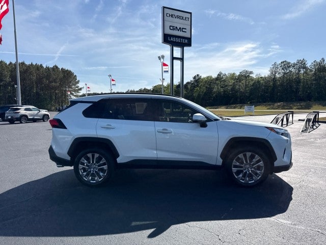 2022 Toyota RAV4 XLE Premium