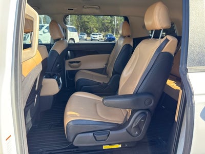 2023 Kia Carnival EX