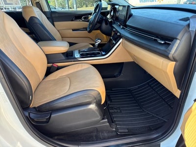 2023 Kia Carnival EX