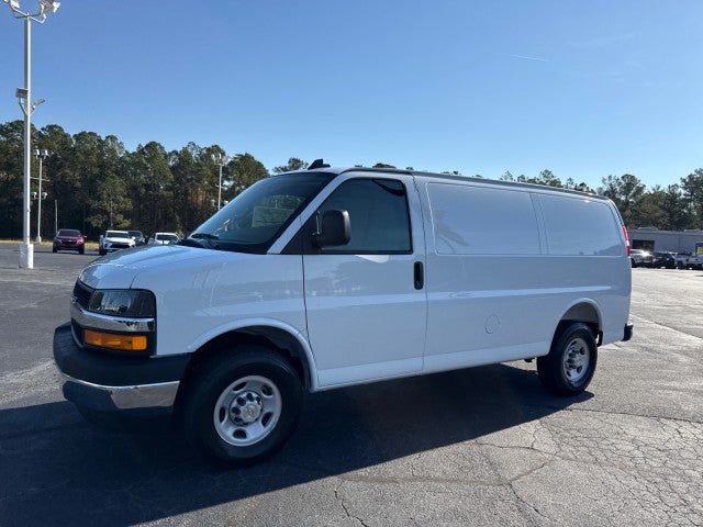 2025 Chevrolet Express Cargo WT