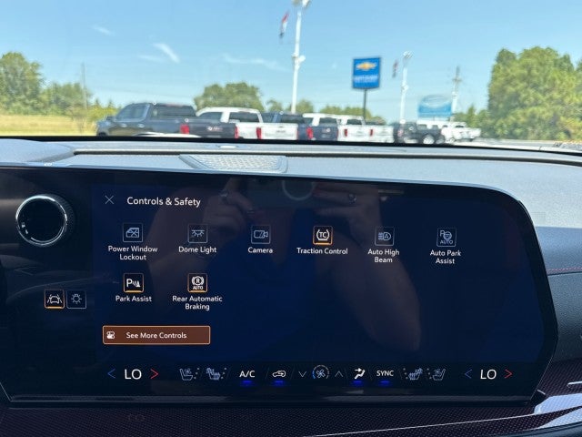 2027 Chevrolet Traverse RS